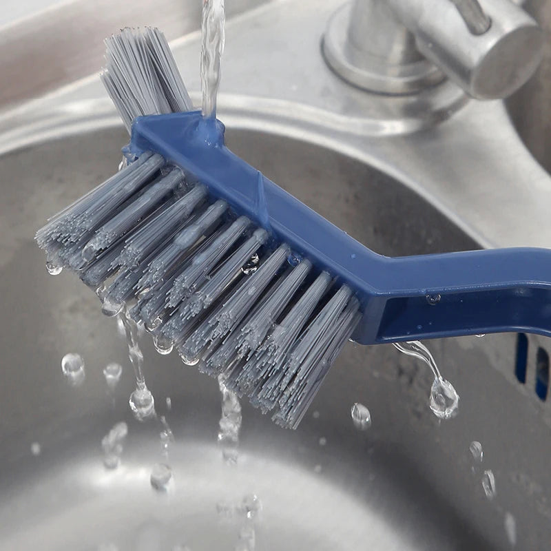 Tough Bristles Reaches deep into corners and grooves